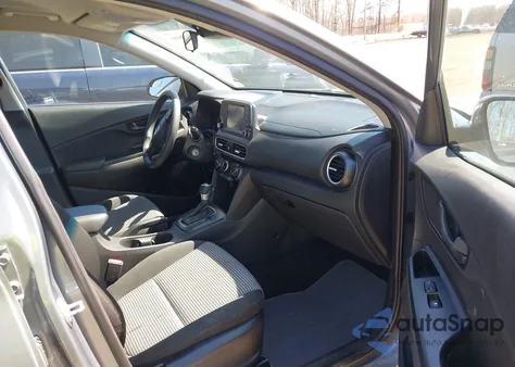 2021 Hyundai Kona Se z USA, uszkodzony, nr VIN KM8K12AA6MU659431